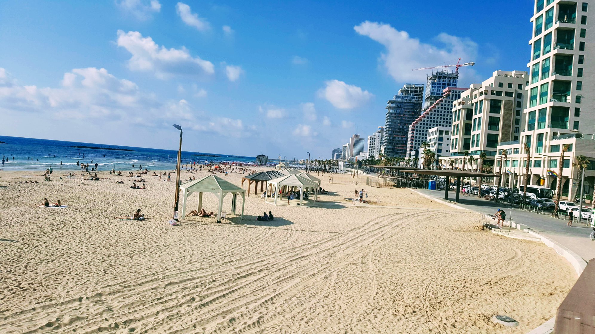 Kosmetika z Mrtvého moře HB plážv centru Tel Aviv